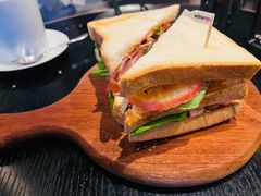 -wineapp葡萄酒餐吧(外滩金融中心店)