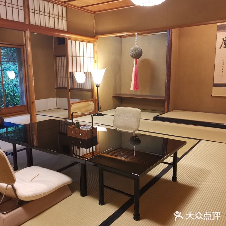 可以毫无疑问地说，吉兆的怀石料理就是登峰造极的最佳代表