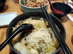 酸菜鱼米线-灵芝妹子海鲜米线(劳动公园店)