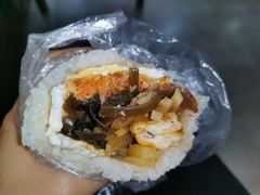 肉松鸡蛋牛肉-糯米包油条(武汉大学店)