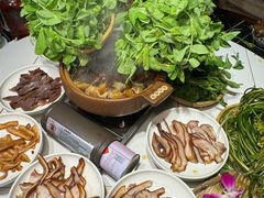 -老鼎万春卤菜(五代传承创始老店)
