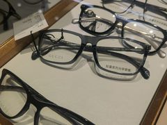 -宏宇眼镜蔡司依视路折扣店(兆佳眼镜城店)