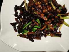 葱爆鸡枞菌-民国红公馆·秦淮八艳(夫子庙店)
