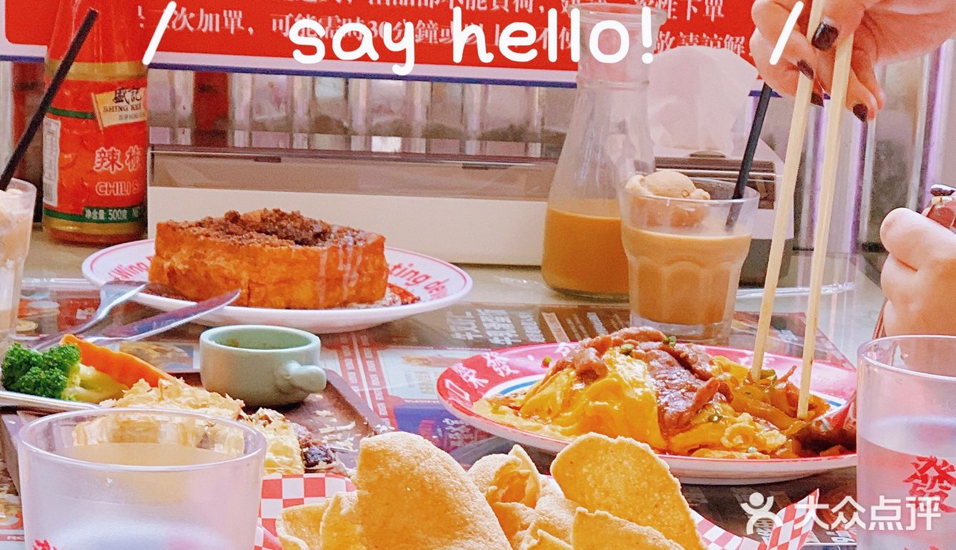 这个组合除了吃多了会腻外，还挺好吃的。鼓油皇大鸡脾饭