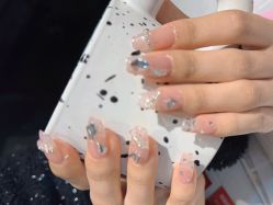 -UGIRL有个美甲