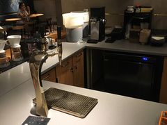 -星巴克(静安嘉里中心B2店)