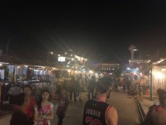 -席娜卡琳火车铁道夜市