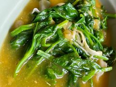 豌豆黄浸豌豆尖-半山腰·云南菜(侨福芳草地店)