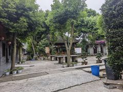 -周老三跷脚牛肉·全牛火锅(非遗传承店)