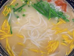 -新世界·过桥米线宴