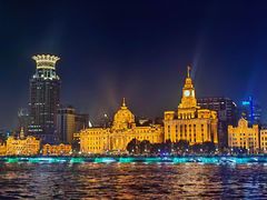 -黄浦江游览十六铺3号码头网红自助餐