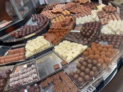 -Laderach 莱德拉(上海环贸iapm店)