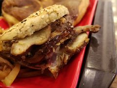 烧饼夹肉-老回回饺子馆(海洋馆店)