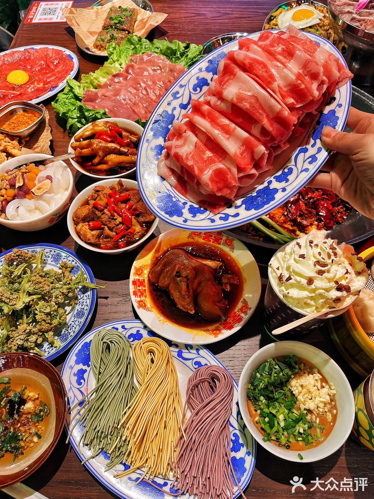 谁说济南没有公路夜市火锅？就在泉城路！