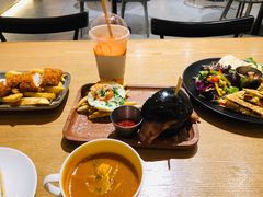 -HELLO 27 意面·沙拉·帕尼尼