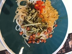 香辣拌粉-咬不得高祖生煎·简餐(骆家庄店)