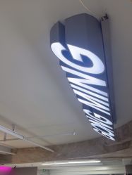 -宫铭烫发染发接发店
