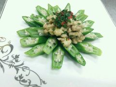 -红栌温泉山庄生态美食餐厅