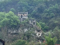 -高荡千年布依古寨旅游景区