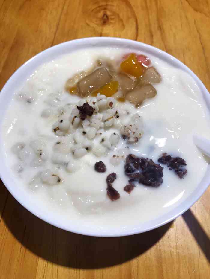 豆花先生(东风店)-"好喝的芒果芝士,还有各种小食,店里学生很.