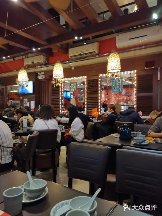 大头虾越式风味餐厅(光明广场店)大堂图片