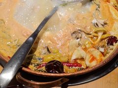 -洱火云南酸菜牛肉火锅(石景山当代商城店)