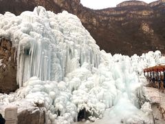 -大平台龙居瀑布旅游区