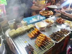 -席娜卡琳火车铁道夜市