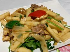 酸姜沙葛芫茜炒鸡球-花城苑广府菜(侨鑫店)