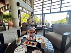 -亚龙湾喜来登·美景台大堂吧