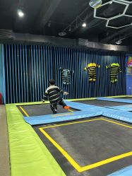 -反弹蹦床公园(重庆南坪万达店)