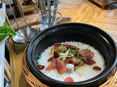 广式腊味煲仔饭-狐狸爱上椰子鸡(滨江星光大道店)