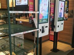 -麦当劳(汉口火车站候车室店)