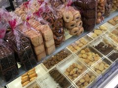 -红房子西点(汇联商厦天钥桥路店)