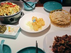 -荷塘秋月·本帮江浙菜(国权路店)