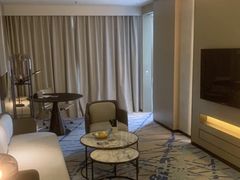 -上海漕河泾万丽酒店