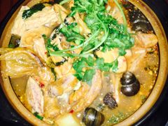 田螺鸭脚煲中-正宗南铁拉叔沙煲螺·烧烤·秘制靓粥(南铁总店)