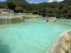 -十万大山布透温泉