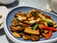 腊八蒜炒杏鲍菇-新加坡瑞珍•海河观景餐厅