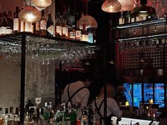 -FOUR PLAY BAR
