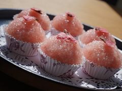 樱花糯米球-东方明珠老上海8号餐厅(东方明珠广播电视塔店)