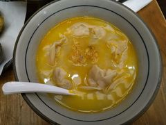 金汤黄鱼馄饨-蟹黄鱼·楼上面馆(外滩中央旗舰店)