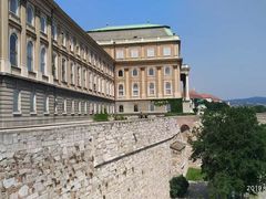 -多瑙河畔鞋履雕塑