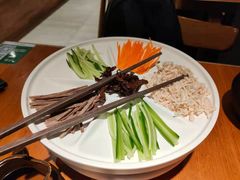 鸡丝凉米线-云海肴·汽锅鸡·云南菜(高德置地店)