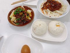 -李与白包子铺(桐梓林店)
