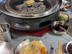 -围炉肉舍•炭烤活鳗•丹东海鲜烤肉(步行街店)