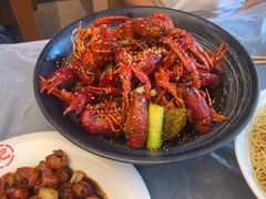 -肥肥虾庄·金牌油焖大虾(东湖欢乐谷店)
