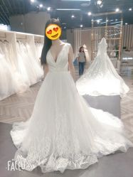 深V-Lady  Jane高端婚纱礼服馆
