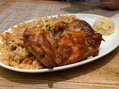 海鲜炒饭配香蒜烤鸡-玛格萝妮比萨屋(四平店)