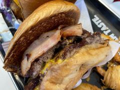 -TRIPS BURGER(大钟寺店)